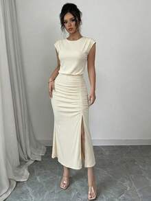 GlowEve Đầm ôm sát không tay cổ tròn, thắt eo, thanh lịch và lãng mạn, được làm từ chất liệu cao cấp. - Màu be - Xem 4