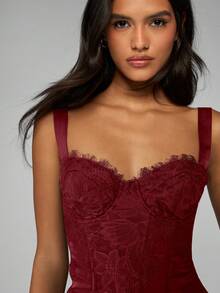 MISSGUIDED 精致蕾丝边饰紧身胸衣，甜心领口，立体塑形抹胸背心，适合晚宴场合 - 酒紅色 - 查看 4