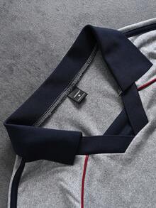 STYNVO Áo polo nam phối họa tiết, chất liệu thoải mái, thích hợp cho các hoạt động thường ngày, đi nghỉ mát, dự tiệc, mua sắm, đạp xe, gặp gỡ bạn bè. Có thể mặc riêng hoặc phối cùng các trang phục thường ngày, phù hợp để tự mặc hoặc làm quà tặng cho bạn bè. - Nhiều màu - Xem 3