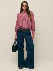 Nöista 这款格子衬衫采用优雅的高领设计、蓬松的袖子和宽松的廓形，为女性春假提供了一个别致而精致的选择，非常适合打造精致的日常造型、优雅的派对装扮、节日生日装扮以及充满春日气息的时尚造型。 - 粉色 - 查看 6