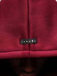 PLAYBOY X SUMWON 酒红色宽松套头连帽衫，配有前中口袋和抽绳帽，适合秋冬季休闲街头风穿着。 - 中紫紅色 - 查看 7