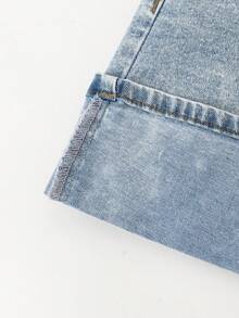 少女牛仔裙，休闲时尚浅蓝色水洗牛仔裙，带拉链，内置安全短裤防止走光，修身剪裁，适合学校、图书馆、商场等各种场合，独特的反边设计，简约而不失精致，完美贴合不同身材，衬托女孩的曲线。 - 淺色水洗藍 - 查看 6