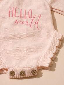 针织“Hello World”刺绣新生儿连体衣，配同款毛球帽，可作婴儿出生公告连体衣、婴儿摄影道具，米色，适合宝宝回家穿着 - 粉色 - 查看 4