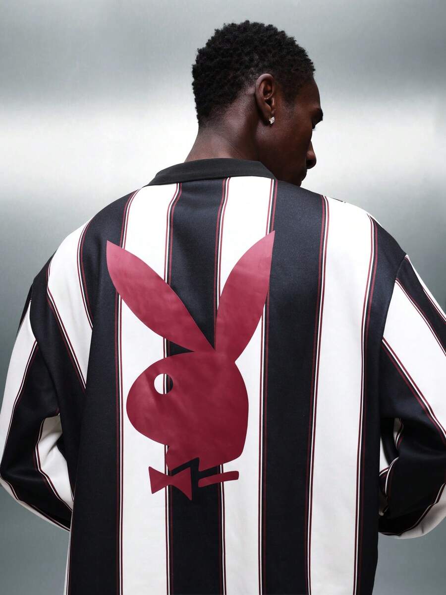 PLAYBOY X SUMWON 条纹 Polo 衫，背面印有大图案，短袖，翻领，纽扣门襟，常规版型，休闲男装 - 彩色 - 查看 1