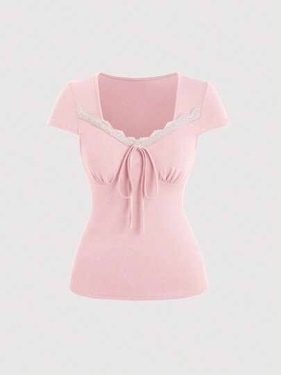 Sweetra Spetspatchwork Twist Sweetheart Neck Figurnära Trendig Kortärmad T-shirt