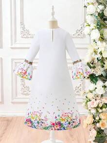 Sparklyn 优雅女童印花圆领喇叭袖拼接荷叶边连衣裙，适合旅行、度假和日常穿着 - 白色 - 查看 2