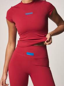 MISSGUIDED Fitted Crew Neck Short Sleeve Athletic Top With Blue Logo Detail For Active Lifestyle Workout Training - Red - View 3