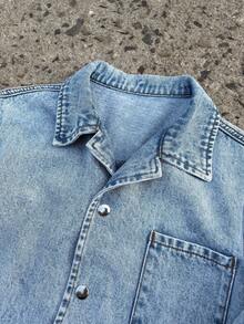 SHEIN 青少年男童时尚休闲 Y2K 复古酷炫街头基础款简约立体印花蓝色短袖牛仔宽松上衣，适合儿童日常穿着，也适合春夏派对、节日和街头服饰。