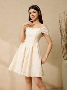 Đầm dạ hội màu be sang trọng, thanh lịch, thiết kế trễ vai, thắt eo, chất liệu jacquard, kiểu dáng bồng bềnh, thích hợp cho các cô gái tuổi teen. - Màu vàng - Xem 5