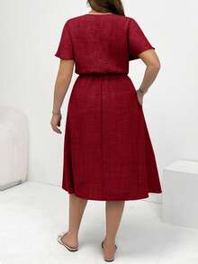 SHEIN Essnce Đầm nữ cỡ lớn thời trang xuân hè, dáng rộng thoải mái, đa năng, cổ chữ V, tay ngắn, ôm eo, dài ngang gối, màu xanh dương, có túi, phong cách châu Âu mùa hè, trang phục giáo viên cho nữ, đầm chống nắng, kiểu dáng đơn giản - Đỏ - Xem 2