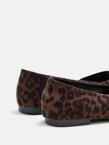CUCCOO CURVES Women's Pointed Toe Wide Fit Flat Loafers, Solid Color, Suitable For All Seasons, Daily & Work Wear Spring Shoes Spring Break Easter Valentine's Day - leopard print - View 9