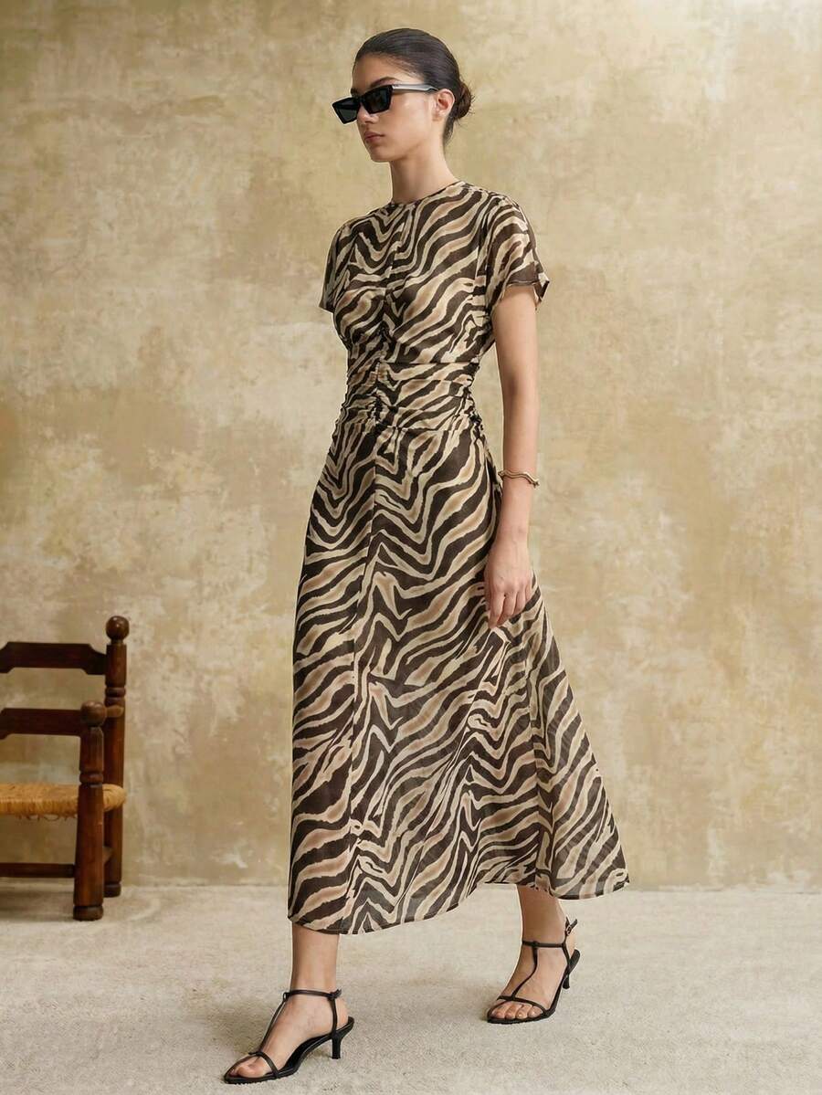 Ontre 女士春夏连衣裙，女士舒适休闲装，女装，优雅都市风，印花连衣裙，斑马纹，短袖，圆领，女士长裙，商务休闲，喇叭裙，春夏服装，2025新款