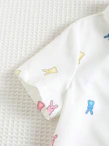 SHEIN 两件套：男童卡通兔子图案 Polo 领短袖开衫和纯色短裤，适合外出、上学、春夏、复活节等场合。 - 彩色 - 查看 5