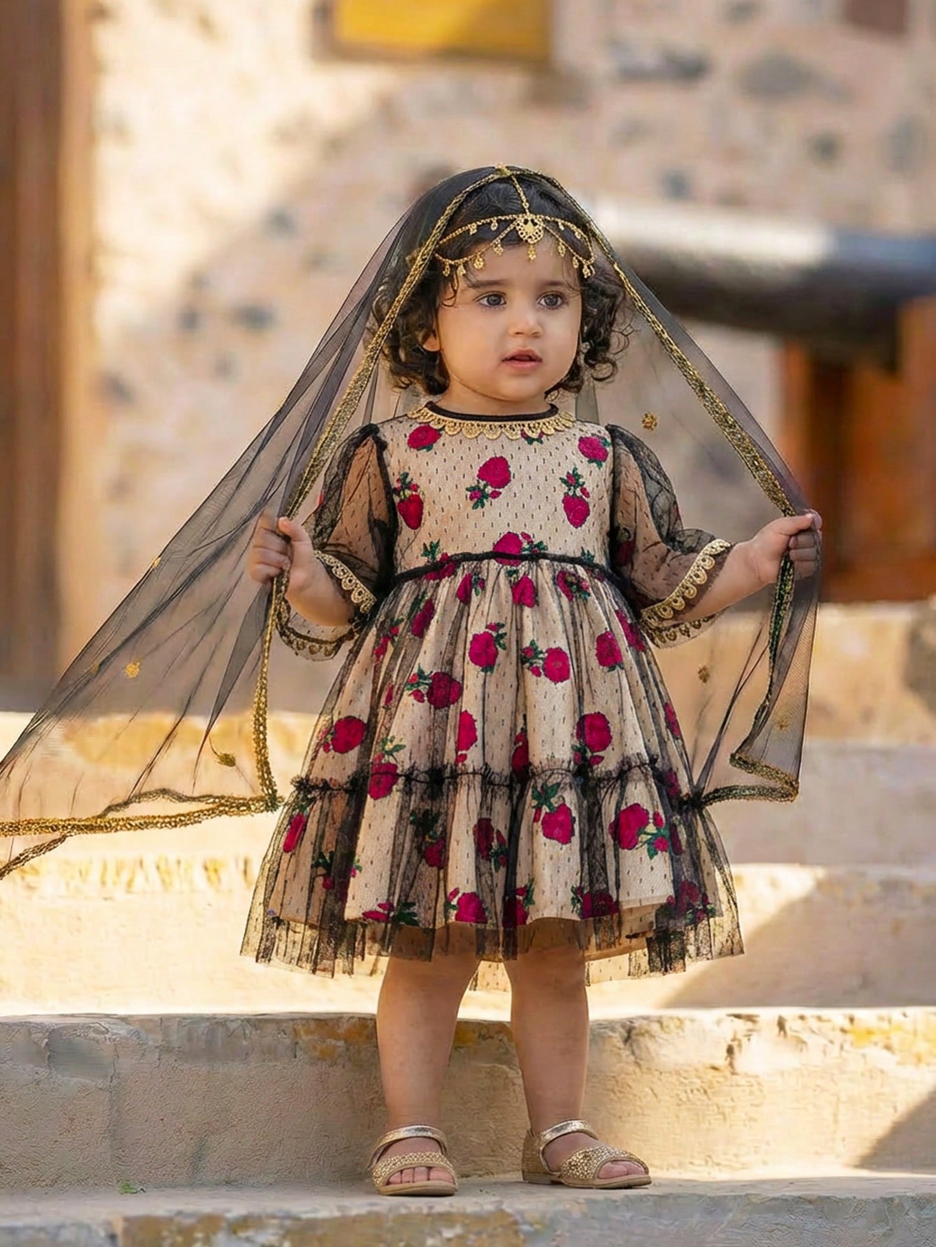 SHEIN فستان بنات طويل الأكمام مع طبعة زهرية وتطريز...