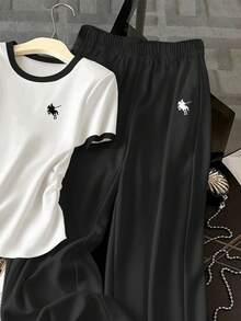 Resyla 女士圆领骑士印花短袖上衣搭配松紧腰阔腿裤，休闲通勤套装 - 彩色 - 查看 4