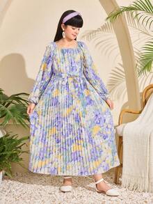 一件女童中东图案长袖轻薄连衣裙，包含传统印花、飘逸裙摆和配套细节，适合所有季节和场合。 - 彩色 - 查看 6