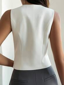 Livesso Áo tank top nữ không tay cổ chữ V màu trơn, kiểu dáng thường ngày, cài cúc phía trước. - trắng - Xem 6