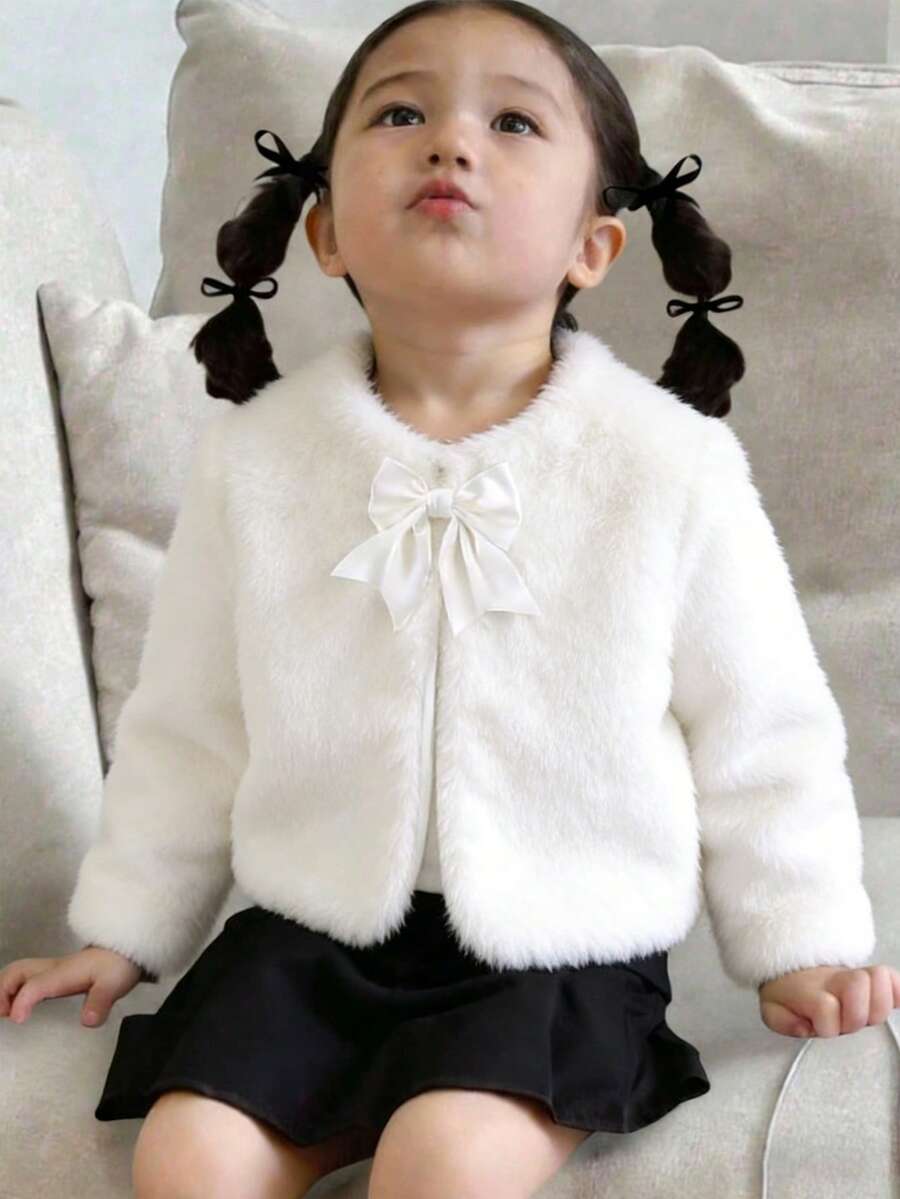 Elladie kids 2025新款女童4-7岁秋冬休闲时尚印花外套,适合上学、度假、旅行、户外活动、返校季和圣诞节穿着。金色裙子女童正式冬季连衣裙,适合7岁女孩的正式服装。 - 白色 - 查看 1