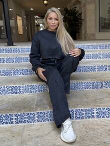 Cioccolato 女士休闲街头风格人造毛皮连帽宽松 2 件套运动服套装 - 黑色 - 查看 1