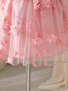 SHEIN Glamorique Kids 女童优雅甜美可爱圆领短袖罗纹面料收腰3D网纱刺绣A字时尚公主裙，适合节日派对、度假、夏季穿着 - 粉色 - 查看 9