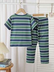 Set de pijama de 2 piezas con parte superior de manga corta con estampado de oso a rayas y pantalón largo para niño pequeño, de tela de punto, estilo casual y lindo, cómodo y suave - Verde - View 2