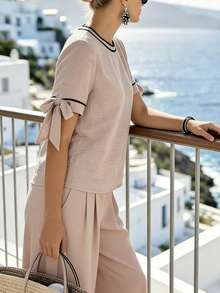 SHEIN Holidaya Áo sơ mi nữ mới về năm 2026: Áo cổ tròn phối màu, viền đen, chất liệu vải màu mơ, tay ngắn và cổ tay có dây buộc - Phong cách thường ngày, công sở, tối giản và nghỉ dưỡng. - màu nâu - Xem 5