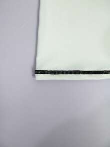 Manfinity Swimmode Men's Summer Beach Vacation Style Gradient Letter Print Raglan Sleeve Rash Guard Swimwear Top Men Rash Guard Short Sleeve T Shirt Men - Black - View 7