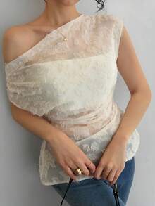 DAZY Áo kiểu nữ thanh lịch ren bất đối xứng, xếp ly, vai lệch, thích hợp cho mùa hè. - Màu be - Xem 4