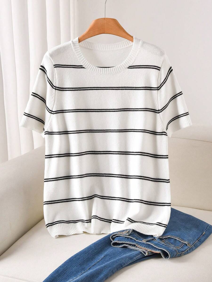 CosyJoli Blusa de punto de manga corta con cuello redondo a rayas negras y blancas de talla grande - Blanco y Negro - Ver 1