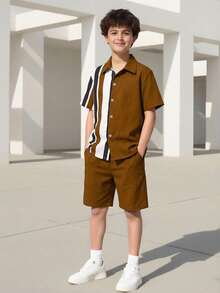 SHEIN Vacaura 2件套青少年男孩夏季休闲撞色纽扣前襟衬衫和短裤套装