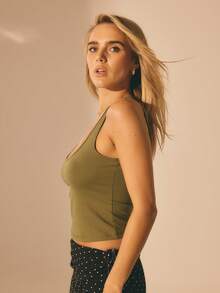 Aralina Áo tank top nữ cổ tròn ôm sát, kiểu racerback, chất liệu cơ bản, thích hợp mặc hàng ngày, mùa hè, đi nghỉ mát hoặc đi chơi. - Màu xanh lá cây đậm - Xem 5