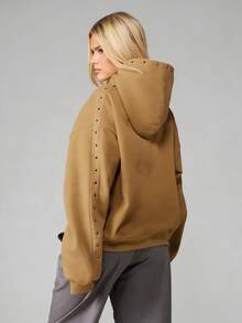 MISSGUIDED Áo nỉ nữ dáng rộng có mũ, điểm nhấn là các lỗ xỏ dây đính đinh tán và túi trước ở giữa, thích hợp cho mùa thu đông. - Lạc đà - Xem 2