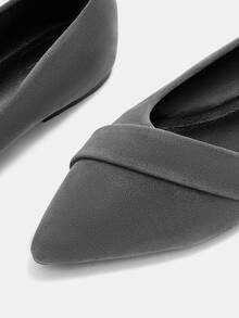 CUCCOO CURVES 女士尖头宽楦平底乐福鞋，纯色，四季皆宜，日常及工作穿着，春季鞋款，春假复活节鞋。 - 淺灰色 - 查看 8