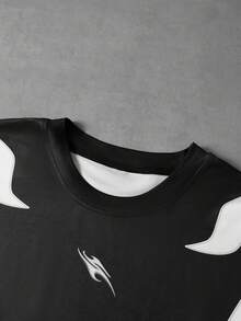 Manfinity Roghcode Men's Casual Colorblock Short Sleeve T-Shirt, Summer - Black and White - View 5