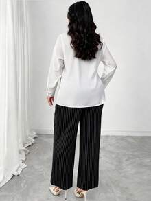 Elenzga Conjunto casual de blusa de manga larga con cuello de corbata y pantalones a rayas de talla grande para mujer, adecuado para ir al trabajo y uso diario - Blanco y Negro - Ver 2