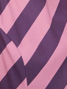 Nöista 无袖紫色条纹连衣裙，高圆领，流畅现代的廓形，斜裁拼接，蓬松中长裙摆，侧拉链。适合春季、夏季和度假穿着。