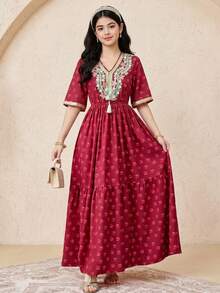 SHEIN Váy đi biển tua rua tròn, hoa cổ áo tương phản màu đỏ tía và đỏ tía cho bé gái tuổi teen, hoa cổ áo màu vàng - Đỏ - Xem 7