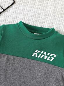 SHEIN Playful Pals مجموعة من قطعتين لأطفال الحضانة: بلوزة كاجوال بأكمام قصيرة وطباعة حرفية وياقة دائرية، وبنطلون بخصر مطاطي، مناسبة للاستخدام اليومي الكاجوال للأولاد، ملابس أطفال، للخريف، مناسبة لأولاد عمر 3 سنوات، ملابس أطفال الرضع والحضانة، للخريف - أخضر داكن - مشاهدة 5