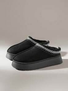 Solecia Women Snow Boots - Black - View 2