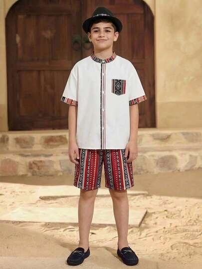 SHEIN 节日款阿拉伯长袍，传统阿拉伯服饰，阿巴雅，青少年男童休闲撞色拼接口袋短袖衬衫短裤套装，运动服白色衬衫，基础款上衣，适合春夏穿着，适合外出、情人节、约会、旅行、度假、家庭聚会、返校季、婚礼季、正式晚宴、生日派对等场合。