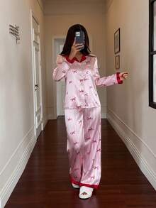 Dream Adore Bộ đồ ngủ nữ tay dài, phối ren nơ, cổ bèo nhún, cài cúc phía trước, chất liệu giả lụa. - Hồng - Xem 6