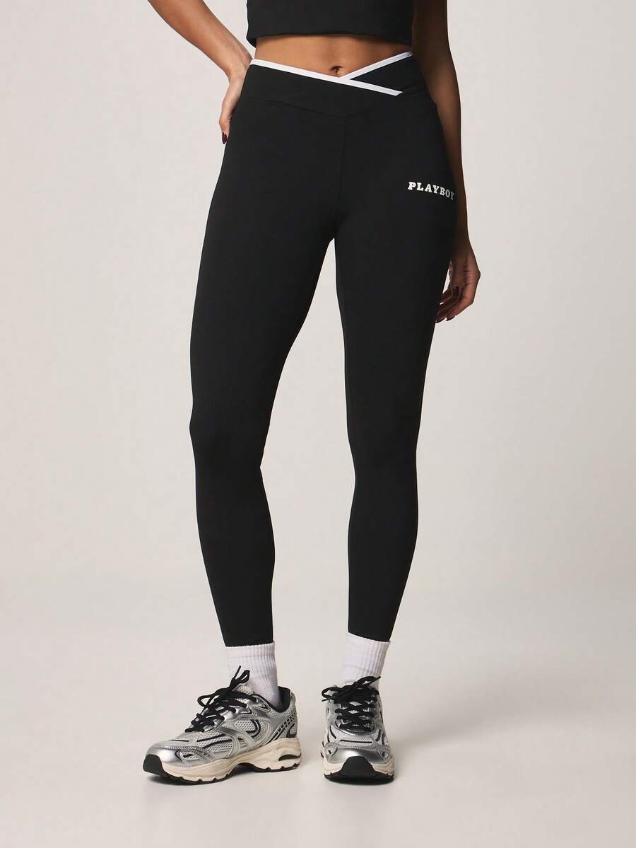 Missguided x Playboy 高腰交叉前腰带运动训练紧身裤，带品牌标志印花 - 黑與白 - 查看 1