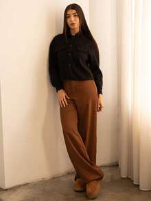 Andrea Bello 秋冬款落肩翻盖纽扣前襟大衣 - 黑色 - 查看 6