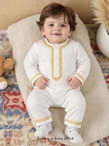 Cozy Pixies Baby Jungen Traditionelles Muster Stehkragen Langarm Jumpsuit Baby Jungen Vintage Blumenmuster, geeignet für formelle Anlässe, Geburtstagsfeiern, Raves, Galas, Aufführungen, Hochzeiten, Monatsfeiern, Taufen und 1. Geburtstagsfeiern - Weiss - Übersicht 3