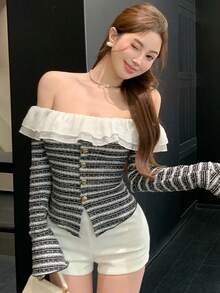 DAZY 女款黑白條紋長袖T恤，秋季優雅露肩網紗荷葉邊拼接金屬鈕扣紋理T恤，適合約會、派對 - 黑與白 - 查看 5