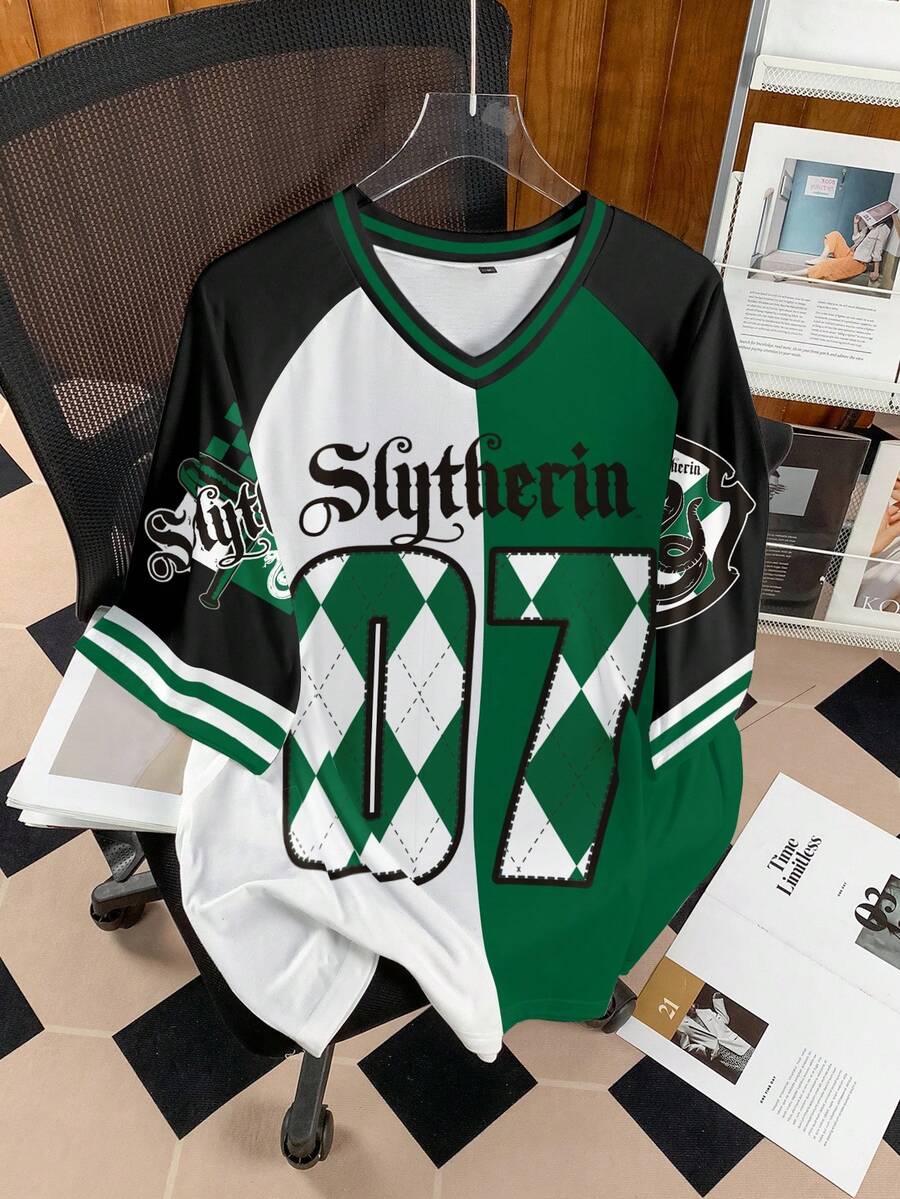 HARRY POTTER X SHEIN Áo thun nam cỡ lớn kiểu dáng thường ngày, họa tiết hình thoi, cổ chữ V phối màu tương phản, thích hợp mặc đi làm, phong cách sinh viên, mùa hè. - trắng - Xem 1