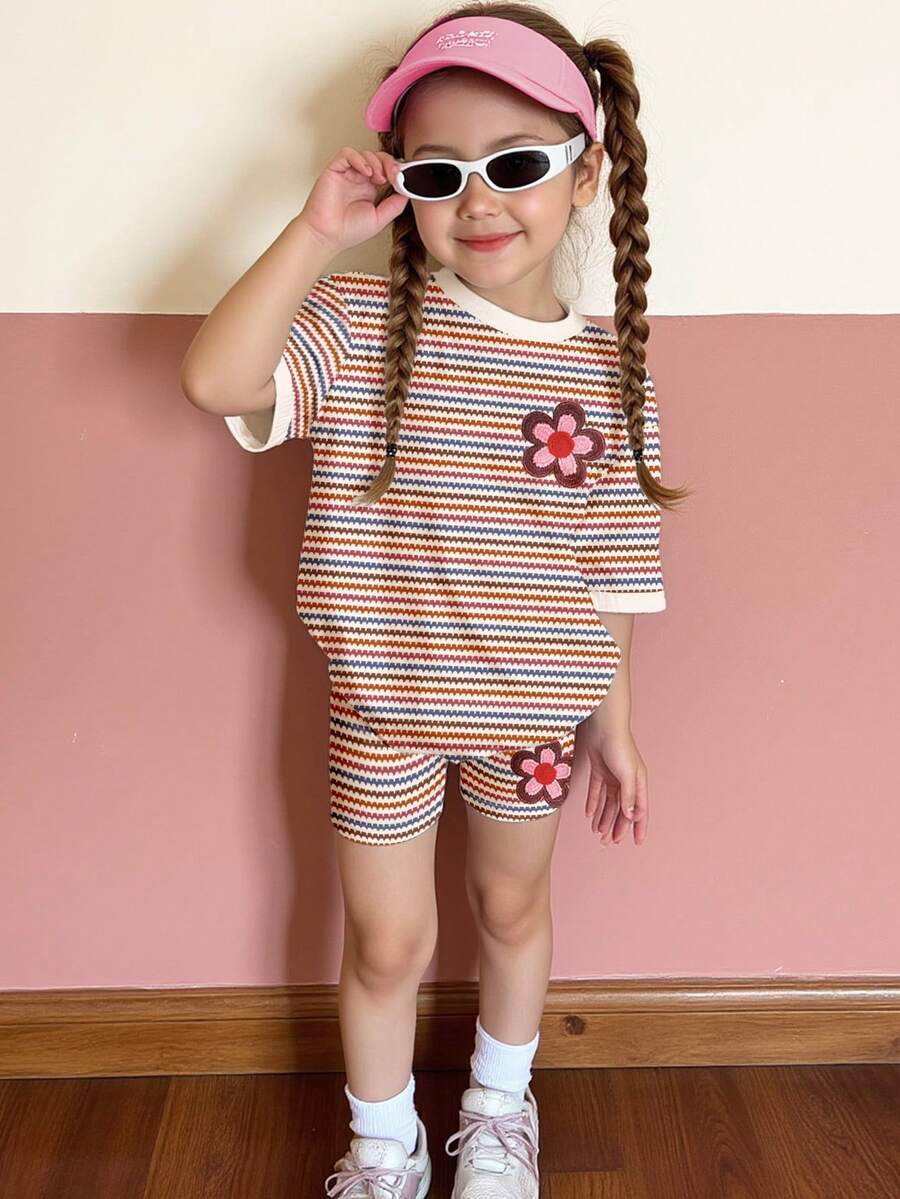 SHEIN 两件套多巴胺彩色条纹花卉刺绣图案T恤和修身短裤套装，休闲舒适宽松圆领短袖T恤搭配紧身骑行短裤，适合春夏日常、居家、外出、度假、复活节等场合。 - 彩色 - 查看 1