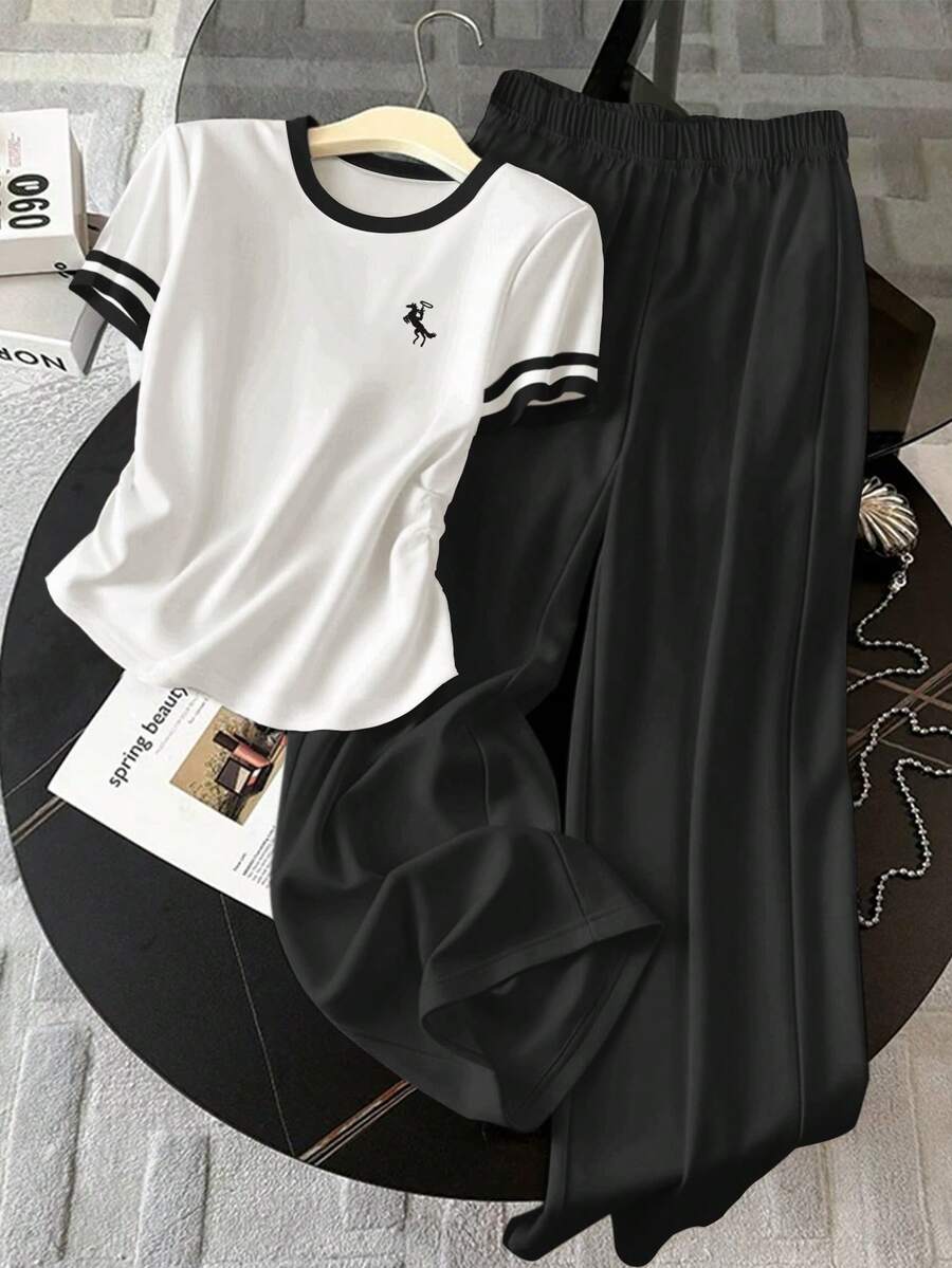 Resyla Bộ 2 món áo thun cổ tròn tay ngắn xếp ly họa tiết ngựa và quần ống rộng thường ngày cho nữ - Nhiều màu - Xem 1