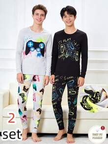 Conjunto de 2 pijamas estilosos para adolescentes, modelo gamer, com modelagem justa. O conjunto preto possui estampa de controle de videogame, enquanto o conjunto branco apresenta detalhes coloridos de controle de videogame. Confeccionados em tecido de malha elástica, proporcionam conforto e são ideais para relaxar e atividades leves, refletindo a vibe jovem dos eSports. - Multicolorido - Ver 3
