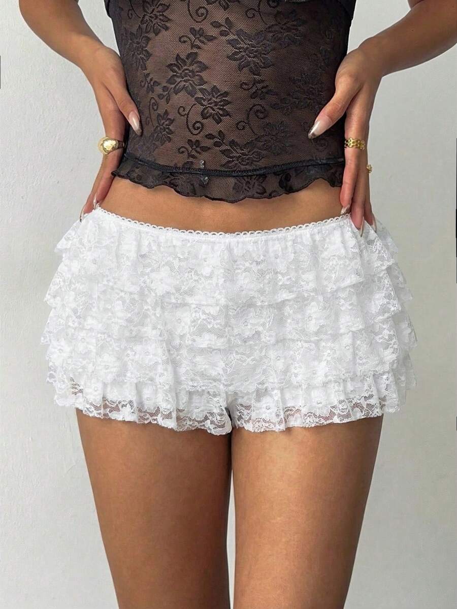 Aloruh 女士性感朋克摇滚波西米亚音乐节Y2K黑色蕾丝层叠荷叶边超短裤，新款蕾丝超低腰短裤 - 白色 - 查看 1
